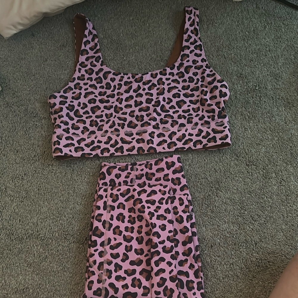 Fabletics work out set. Large